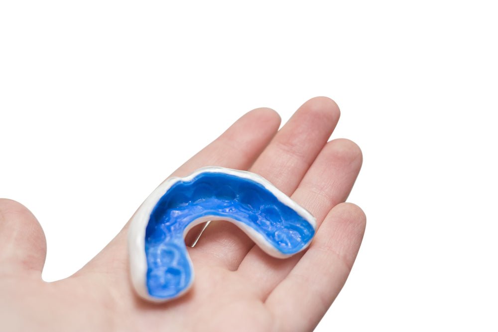mouthguard cleaning routine method